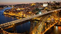Porto: Guided Walking Tour with Cellar Visit & Wine Tasting