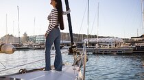 Private Boat Trip in Barcelona with Snacks and Drinks