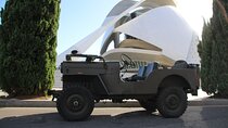 Discover the city of Valencia in an American army jeep