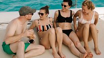 Tour in a Catamaran To Isla Mujeres 