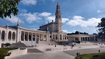 Full Day Tour in Fatima Nazaré and Obidos