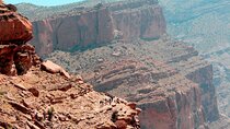 Private Explore Oman Grand Canyon, Jebel Shams and Nizwa