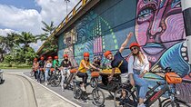 Medellín: The Essential E-bike City Tour with Typical Drink