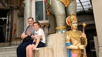Private Mumbai City & Bollywood Studio Guided Tour with Transport