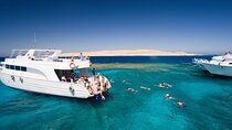 Hurghada Snorkeling Luxury Boat Trip With BBQ Lunch
