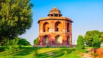Monuments of Delhi (Guided Half Day Sightseeing City Tour)