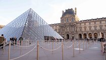Paris: Louvre Ticket Entrance with Greeter