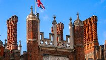 Stunning Hampton Court Palace Private Day Trip from London