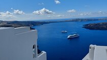4 hours Wine Luxury Tour in Santorini 