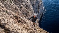 Discovery Climbing Large Routes in the Calanques of Marseille