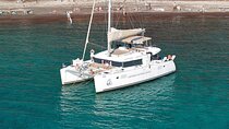 Santorini Catamaran Day Cruise: Lunch, BBQ, Open Bar, Transfers