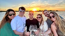 Sailing cruise with premium wine in Buenos Aires