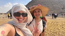 Private guided tour to Giza Pyramids, Sphinx and Lunch 
