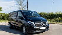 Prague Airport PRG Round-Trip Transfer in Private Van