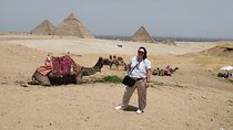 8-Hour Private Tour Pyramids, Egyptian Museum& Bazaars from Cairo