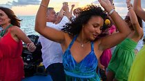 Key West Sunset Sail with Live Music, Drinks and Appetizers