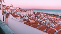 Private Walking Tour to Discover the Secrets of Alfama in Lisbon 