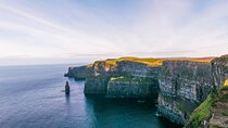 Day trip to Cliffs of Moher, Bunratty Castle and Ennis