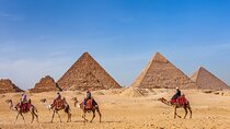 Private Tour of the Pyramids and Egyptian Museum in Giza