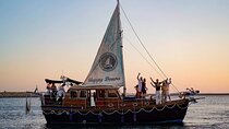Porto: Tour on the Douro River in a Classic Boat