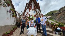 Cusco: Historic Walking Tour with Pisco Sour and Local Music