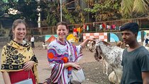 Mumbai: Dhobi Ghat Laundry & Dharavi Slum Tour with a Local