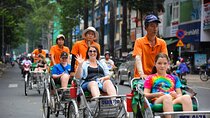 Midnight Food Tour in Saigon By Cyclo or Taxi or Scooter