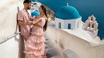 Santorini couple photoshoot with 50 edited photos! 