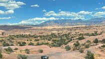 Hell’s Revenge Private 4x4 Guided Jeep Experience in Moab