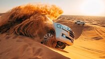 Dubai: Desert evening Safari Tour with BBQ Dinner Live Shows