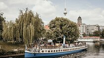 1-hour Sightseeing Boat Cruise Through Historic City Center