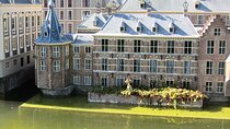 Private tour to The Hague and Delft Blue Potteries from Amsterdam