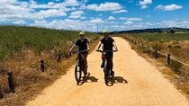 Portimão sightseeing guided tour on e-bikes 