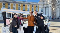 Tuk-Tuk Lisbon: Alfama, Viewpoints & Local Flavors