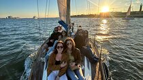 2-Hour Sailboat Private Tour in Lisbon