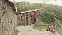 Private Nature and Village Hike in Aigra Nova