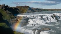 Private Golden Circle with Friðheimar Farm Lunch & Kerið Crater