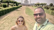 From Delhi: Taj Mahal Day Tour with Lunch
