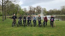 Daily group bike tour in Spanish.