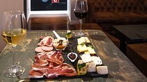 EAT AND DRINK LIKE A LOCAL - Wine Tasting in Trastevere w/ Gelato