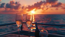 Cairo: Nile Dinner Cruise with Show & Shared Transfer