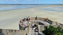 2-day Private Mont Saint-Michel Bayeux Chambord Chenonceau Trip