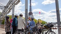 Paris Small Group Bike Tour of Iconic Sights Along the Seine
