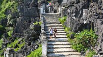 Private 1-Day Tour in Ninh Binh: Mua Caves, Trang An & Hoa Lu 