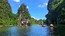 Ninh Binh Highlights: Deluxe Tour to Hoa Lu, Trang An, Mua Caves