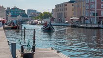Aveiro and Costa Nova: Private Tour with Moliceiro Cruise Half Day