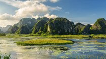Explore Hoa Lu, Mua Cave, Van Long Nature Reserve, Biking, Buffet