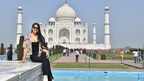Delhi-Agra-Delhi One Day Trip By India's Superfast Train