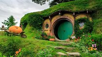 Private Hobbiton & Blue springs & Redwood forest from Auckland