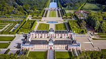 Giverny and Chateau du Champ de Bataille Private Tour from Paris